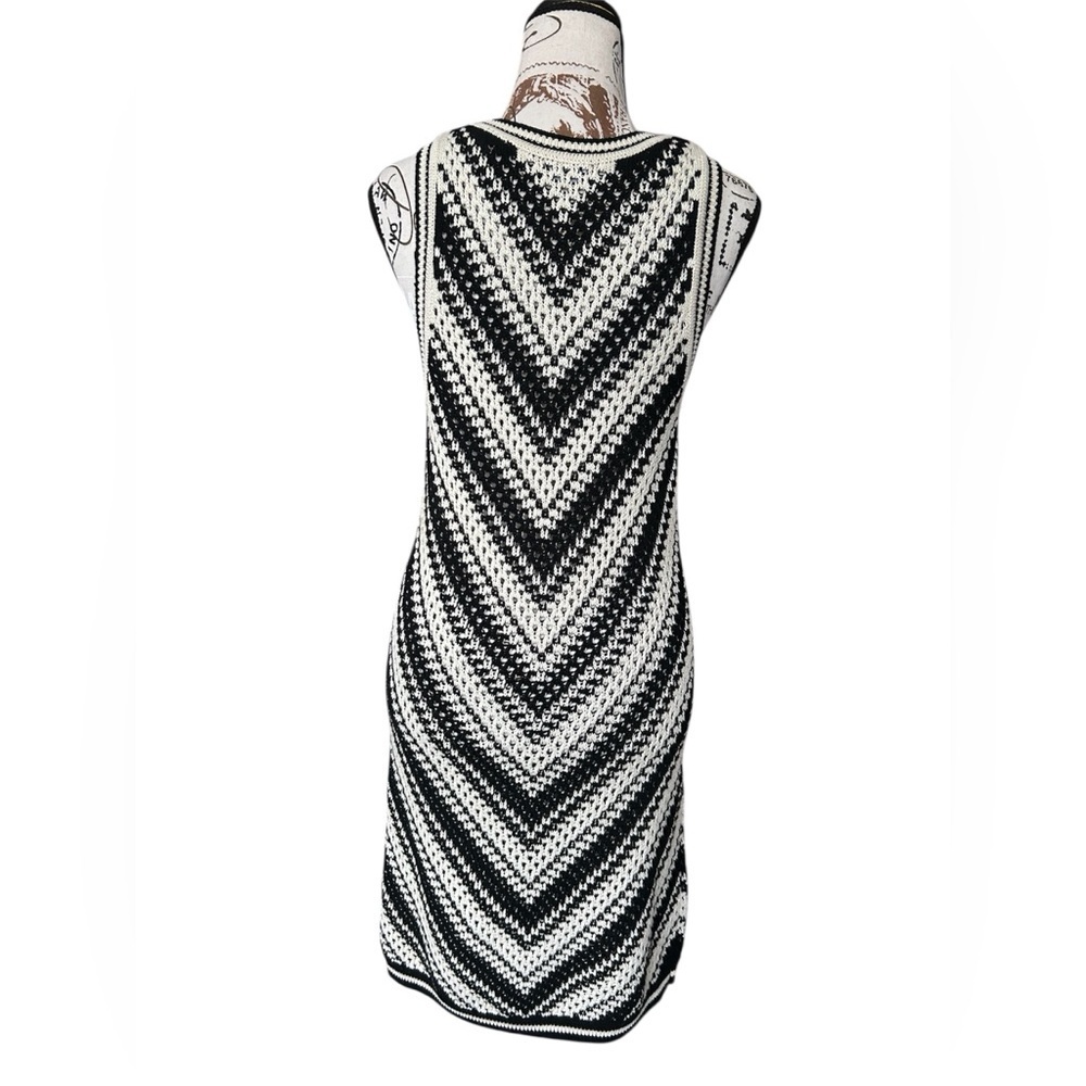 GAP NWOT Black and White Crochet Sleeveless Mini Sweater Dress XS - Picture 4 of 9